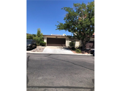 ?? HUGE PRICE REDUCTION! Charming 3-Bed Townhome in Gated