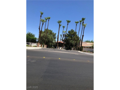 ?? HUGE PRICE REDUCTION! Charming 3-Bed Townhome in Gated