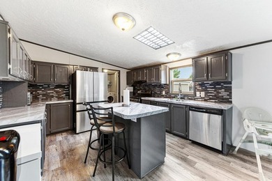 Spacious Living in Avalon Park! ?? This clean, move-in-ready - photo 10