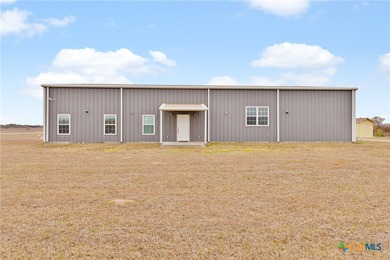 Handicap-accessible barndominium on 5 fully fenced acres with