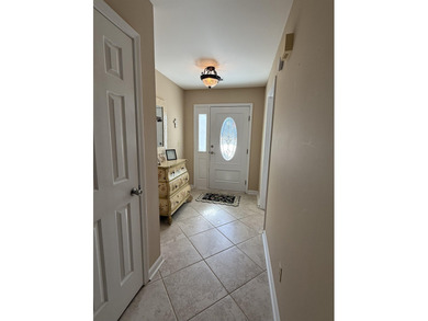 Wonderful 3br/2ba home in The Knoll at River Hills with a