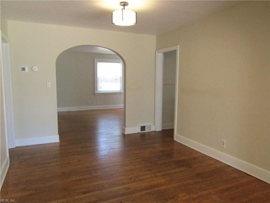 Spacious waterfront home on the Elizabeth River offering 4 bdrms - photo 12