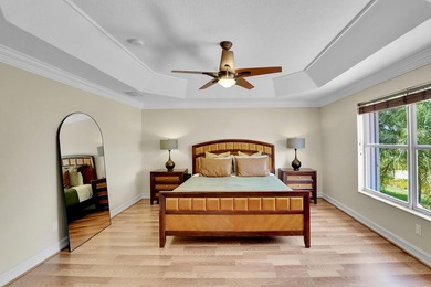 This beautifully maintained 4-bedroom, 2.5-bathroom home - photo 12
