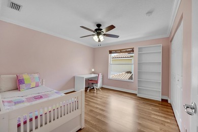 This beautifully maintained 4-bedroom, 2.5-bathroom home - photo 19