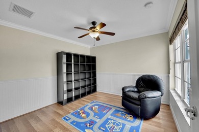 This beautifully maintained 4-bedroom, 2.5-bathroom home - photo 21