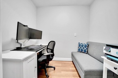 This beautifully maintained 4-bedroom, 2.5-bathroom home - photo 23