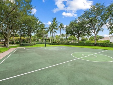 This beautifully maintained 4-bedroom, 2.5-bathroom home - photo 26