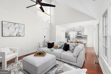 Beautiful brick-front 5-bedroom, 3.5-bath home located in East - photo 7