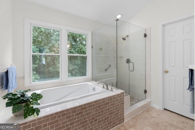 Beautiful brick-front 5-bedroom, 3.5-bath home located in East - photo 10