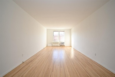 Welcome to your perfect urban retreat in North Riverdale! This - photo 5