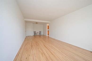 Welcome to your perfect urban retreat in North Riverdale! This - photo 9