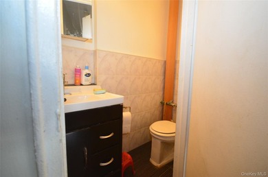Rare 2 bedroom 1 1/2 bath only 2 blocks to subway, bus, and - photo 8