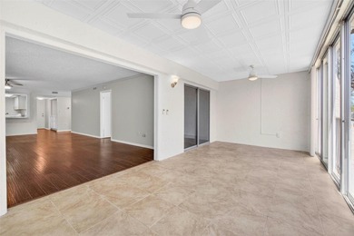 Welcome to easy first-floor living in this bright corner unit - photo 11