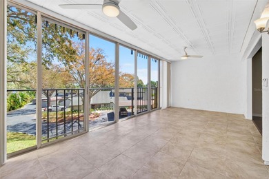 Welcome to easy first-floor living in this bright corner unit - photo 12