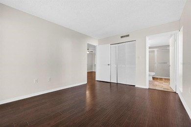 Welcome to easy first-floor living in this bright corner unit - photo 15
