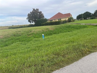 Great Opportunity to own a lot located in the gated community of - photo 2