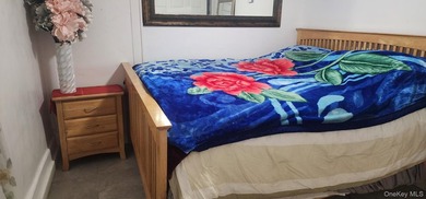 Three 3 bedrooms and 1-bathroom apartments. This is a cash-cow! - photo 8