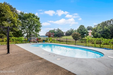 Waterfront Paradise on Beautiful Beech Lake! This 4 Bedroom, 4 - photo 2