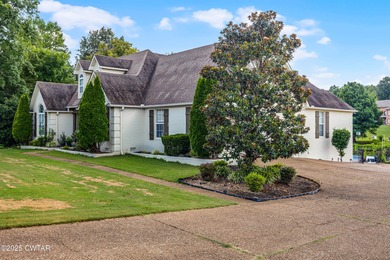 Waterfront Paradise on Beautiful Beech Lake! This 4 Bedroom, 4 - photo 3