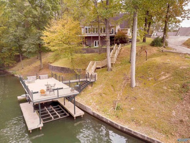 Wilson Lake Home For Sale in Muscle Shoals Alabama