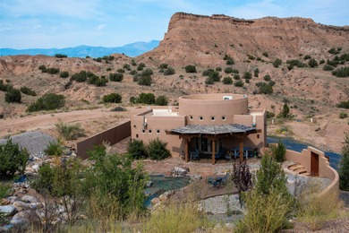 (private lake, pond, creek) Home For Sale in Chimayo New Mexico