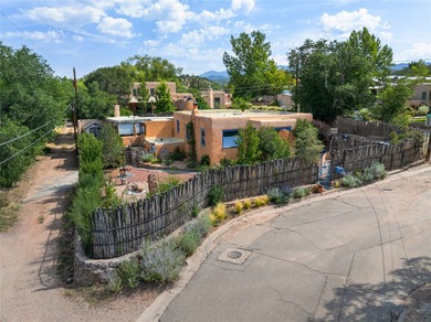 (private lake, pond, creek) Home For Sale in Santa Fe New Mexico