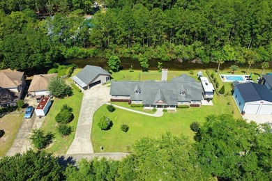 Welcome to a comfortable country retreat tucked into the highly - photo 4