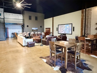 IMAGINE THE POSSIBLITIES! Nearly 10 acres. This incredible - photo 10