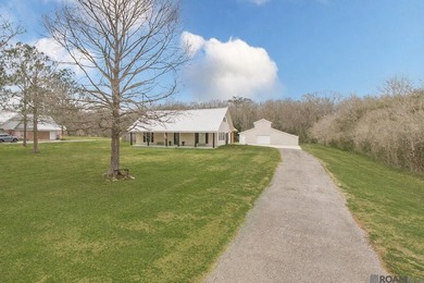 (private lake, pond, coastal) Home For Sale in Thibodaux Louisiana