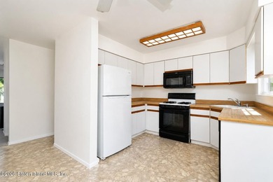 Welcome to 50 Zachary Ct. This 2-bedroom, 3-bathroom townhouse - photo 7