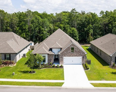 Welcome to the popular Sycamore III floor plan in the - photo 2