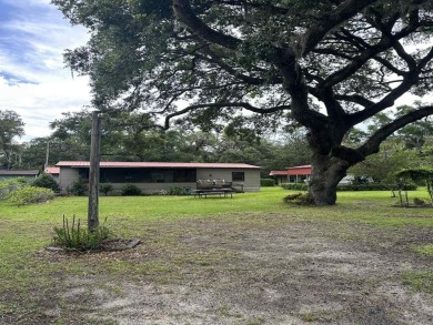 Lake Home Sale Pending in Fort Mccoy, Florida