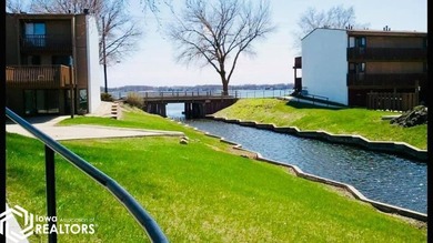 Beautifully remodeled condo at The Harbourage. Gorgeous harbor - photo 14