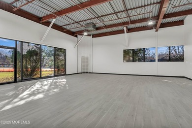 Exceptional 17,000+ SF commercial property on 3+ acres along - photo 3