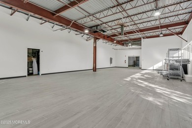 Exceptional 17,000+ SF commercial property on 3+ acres along - photo 5