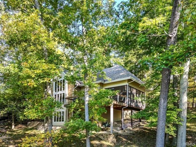 This stunning rustic-contemporary retreat sits on a private - photo 2