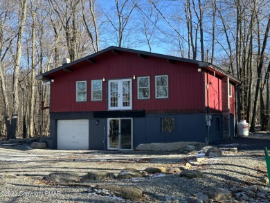 Dresser Lake Home For Sale in Tobyhanna Pennsylvania