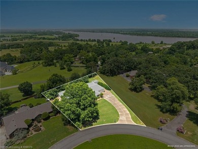Gorgeous new listing on Free Ferry Circle. This estate-size home - photo 11