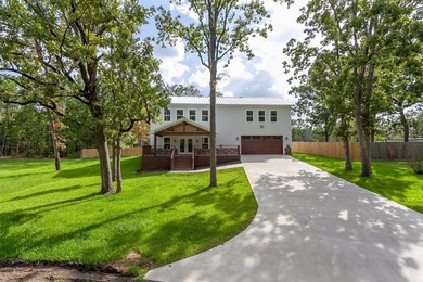Great 4 bedroom, 2 1/2 bath with oversized 31' x 23' air - photo 1