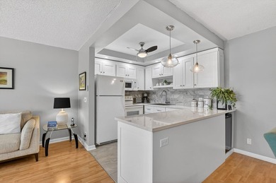 Amazing turn key condo with spectacular water view. 1-bedroom, 1 - photo 3