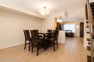 Welcome to this gorgeous 2-bedroom, 2-bath townhouse condo - photo 10