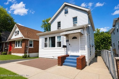 Welcome to 155 Fulton Street! This beautifully maintained - photo 2