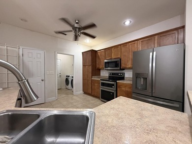 *Professional photos coming soon!* Seller offering carpet - photo 5