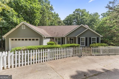 Welcome home to this beautifully maintained ranch offering 3 - photo 1