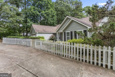 Welcome home to this beautifully maintained ranch offering 3 - photo 3