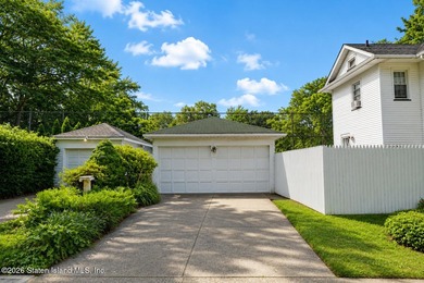 Get ready to start living well in Livingston! This large stately - photo 3