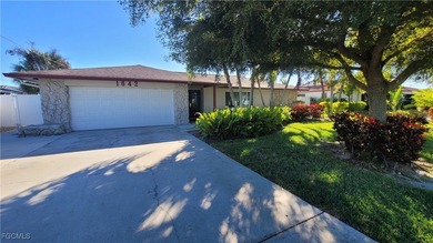 Caloosahatchee River Home For Sale in Cape Coral Florida