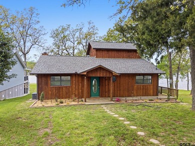 Lake Palestine Home For Sale in Frankston Texas