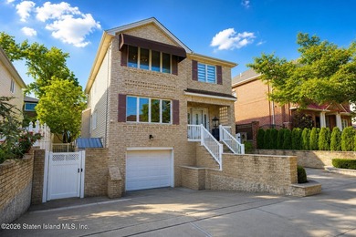 Welcome to 975 Lamont Avenue! Beautifully maintained legal - photo 2
