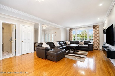 Welcome to 975 Lamont Avenue! Beautifully maintained legal - photo 5